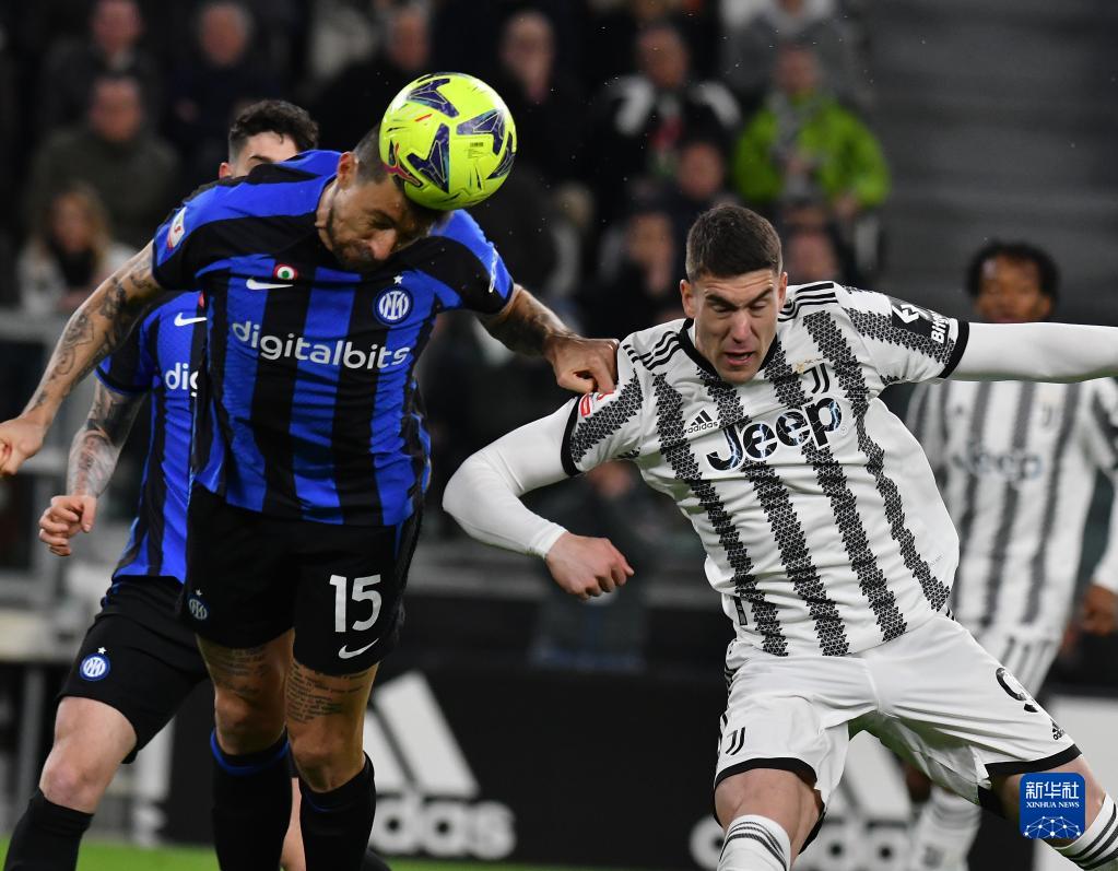 孔蒂再遭打击，佩杜拉：霍伊伦因右大腿股二头肌受伤而下场（孔蒂再遇打击，佩杜拉：霍伊伦右大腿股二头肌受伤被迫退场）