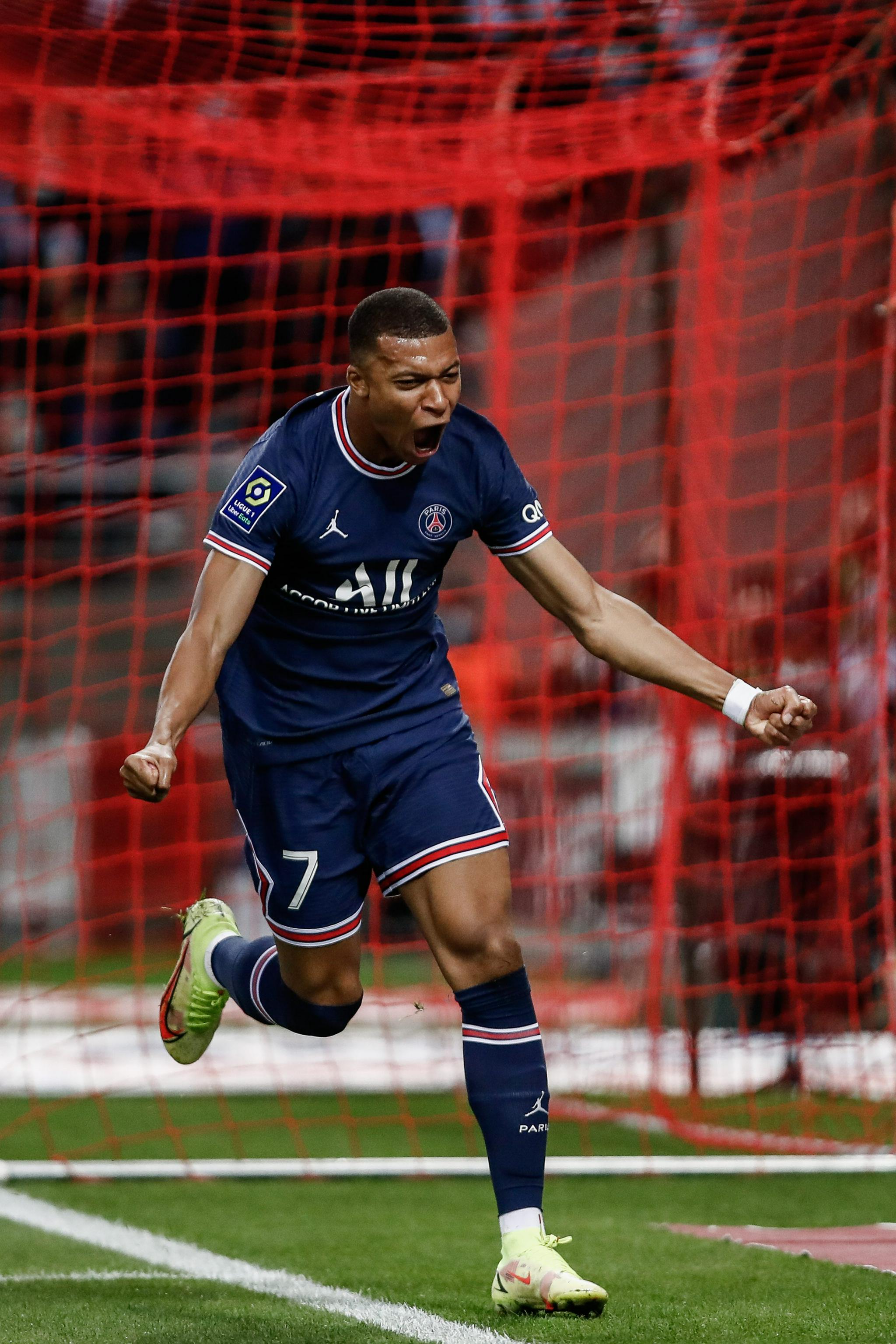 开拓者官方：杨瀚森将被下放到混音队，出战明天发展联盟比赛（开拓者官宣：杨瀚森下放混音队，将出战明日发展联盟比赛）