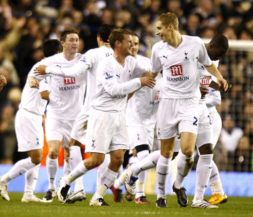 半场战报：皇家社会0-1比利亚雷亚尔，阿约塞-佩雷斯破门（半场战况：阿约塞-佩雷斯破门，皇家社会0-1暂落后比利亚雷亚尔）