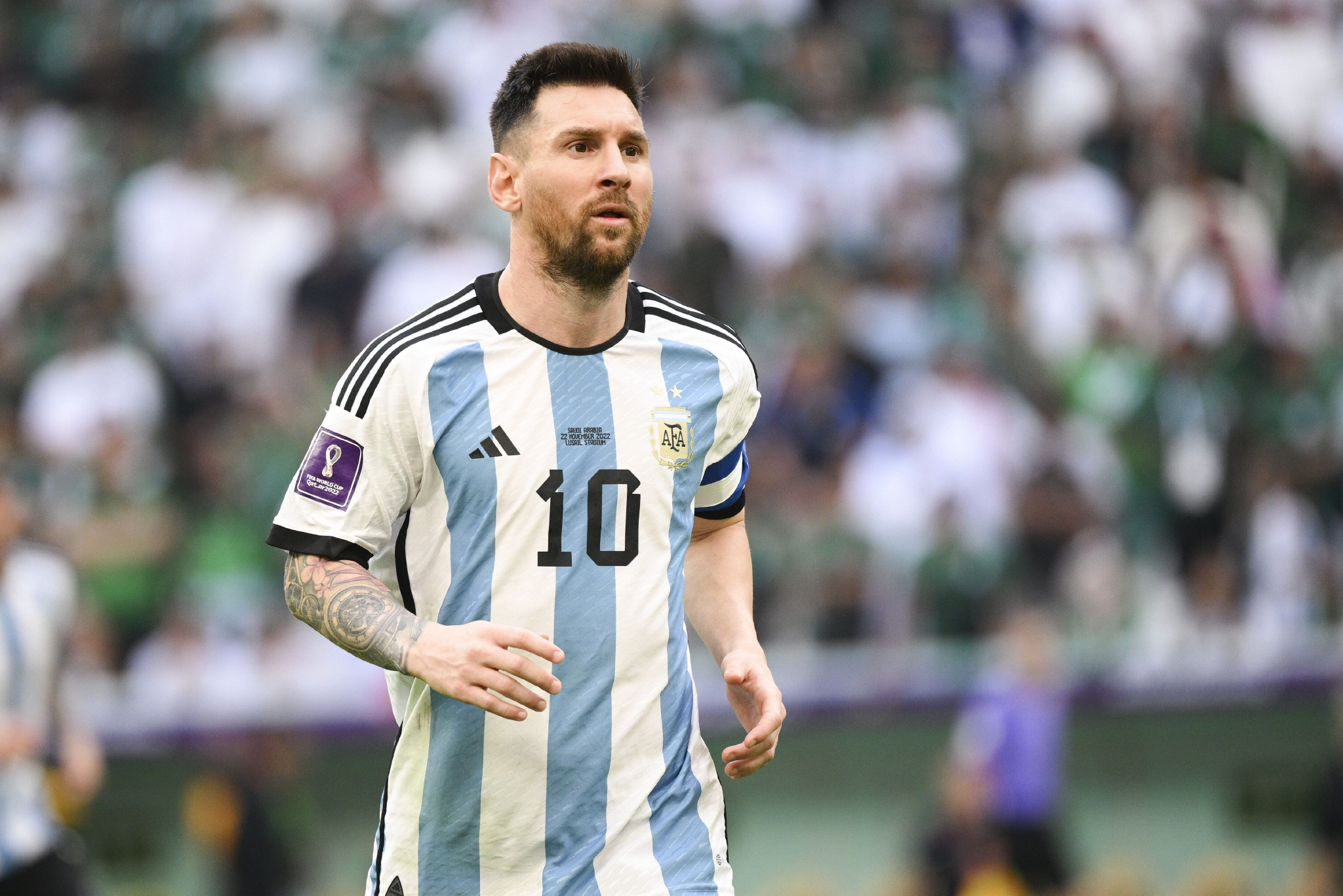 梅西是否参加世界杯？斯卡洛尼：我不知道；踢安哥拉他会出场（梅西世界杯前景未明 斯卡洛尼：对阵安哥拉将出场）