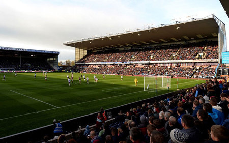 联赛深陷保级泥潭！官方：莱万特主帅卡莱罗下课（保级告急，莱万特官宣主帅卡莱罗下课）