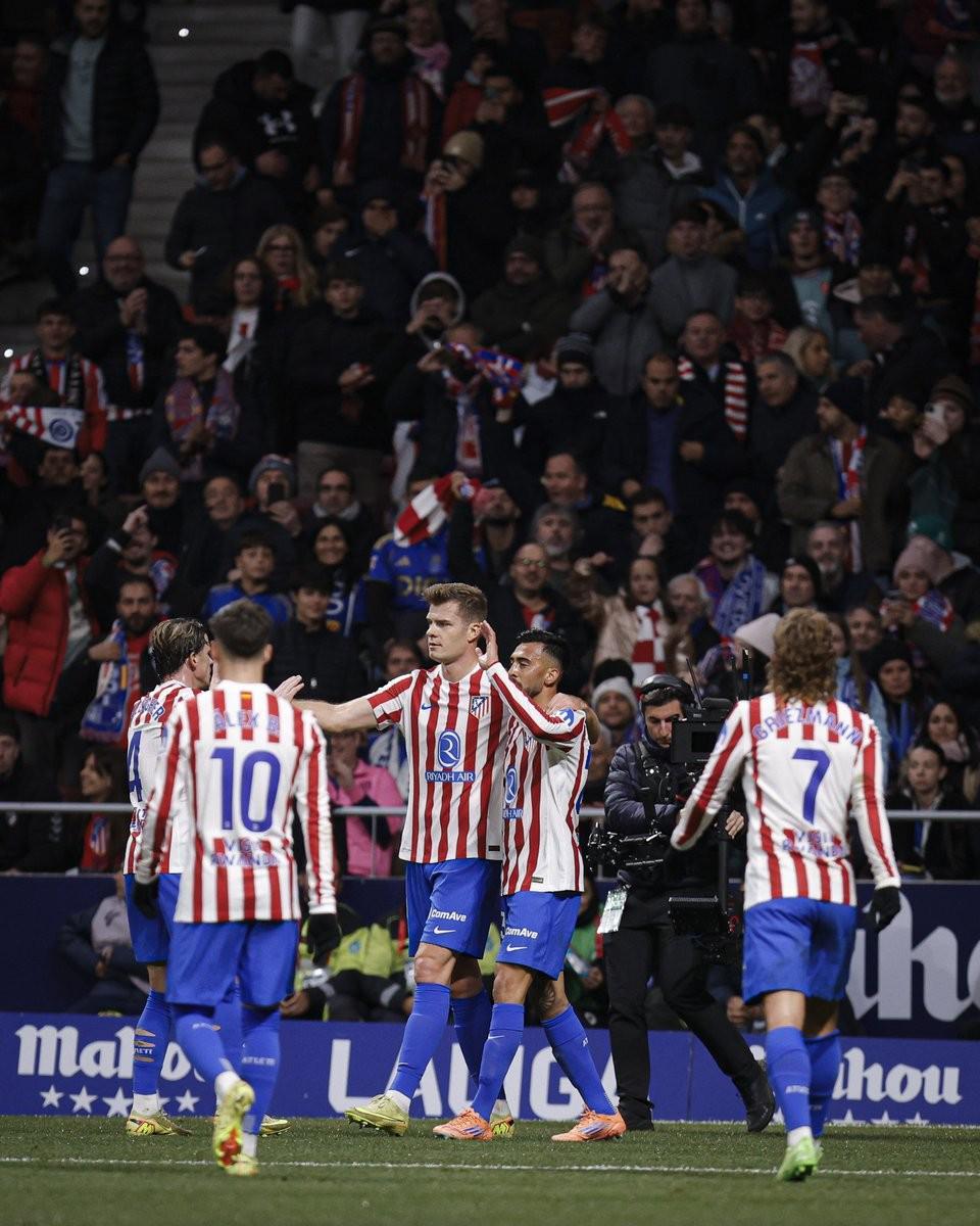 每体：巴萨考虑出售卡萨多并标价3000万欧，切尔西对他感兴趣（每体：巴萨拟以3000万欧出售卡萨多，切尔西有意引进）