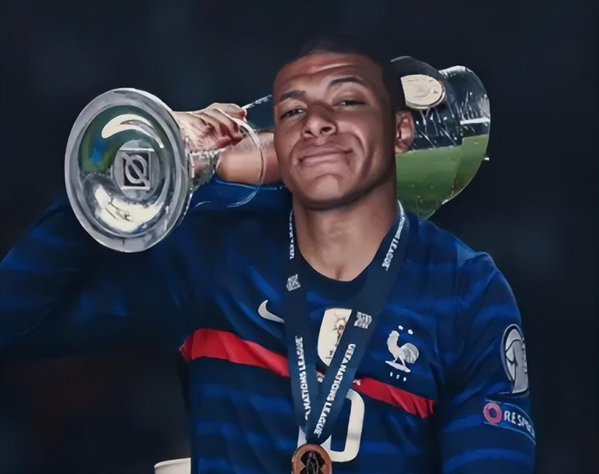 博主：阿方索·戴维斯已回归拜仁合练，有望入选本轮欧冠名单（博主称：阿方索-戴维斯重返拜仁合练，或入选本轮欧冠大名单）