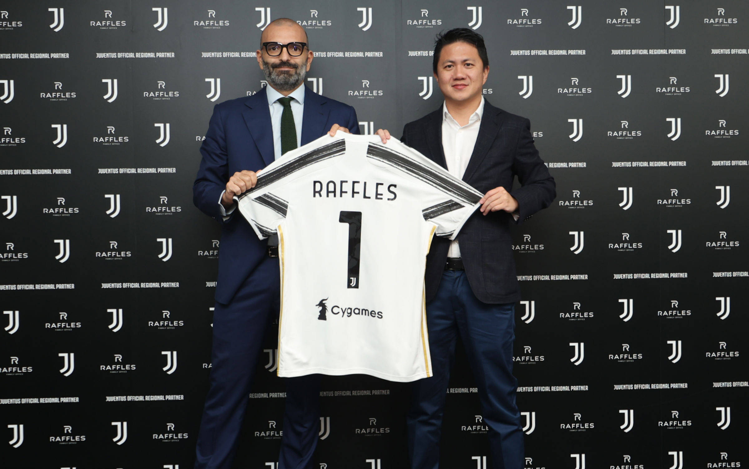 记者：下个月刘祝润就要当爸爸了，孩子会在大连出生（记者：刘祝润下月将升级当爸，宝宝将在大连降生）