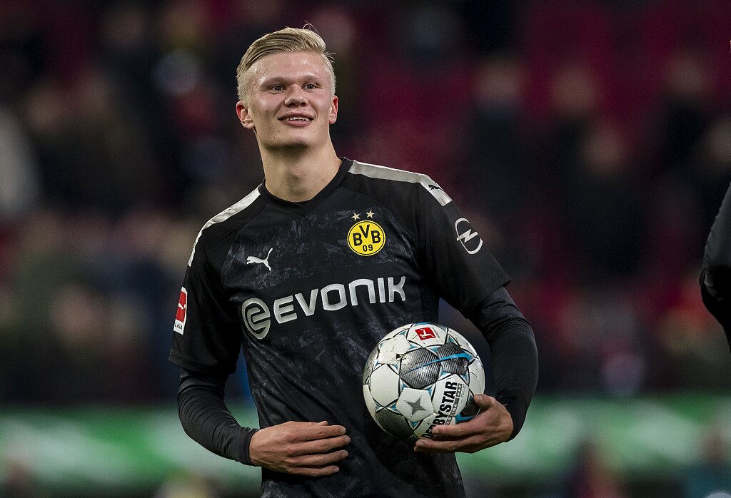 斯帅：今天整场比赛都是进步；戴维和奥蓬达？进球是前锋的一切（斯帅称球队整场在进步；谈戴维、奥蓬达：前锋以进球为本）