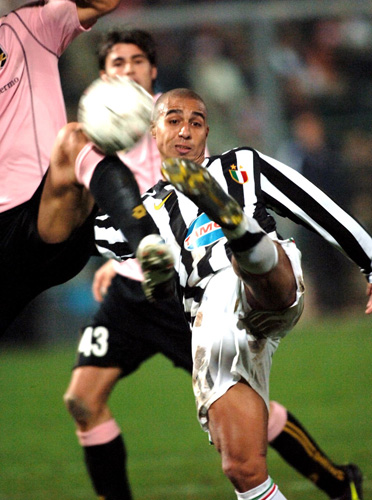 青训球员首次亮相即破门入账（青训小将首秀便收获进球）