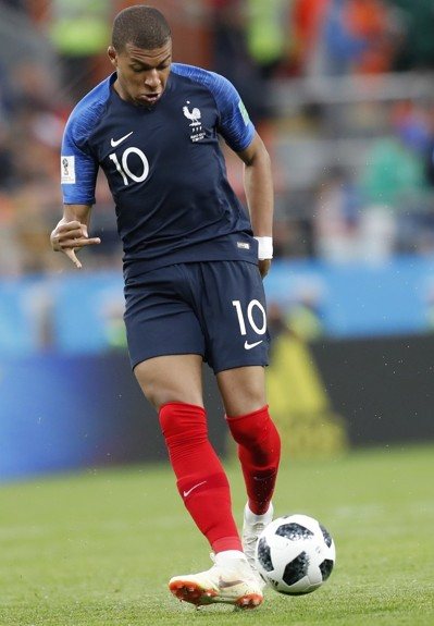 瓦拉内阿斯报专访：从20岁起我就一直带伤上阵（阿斯专访瓦拉内：自20岁起便带伤出战至今）