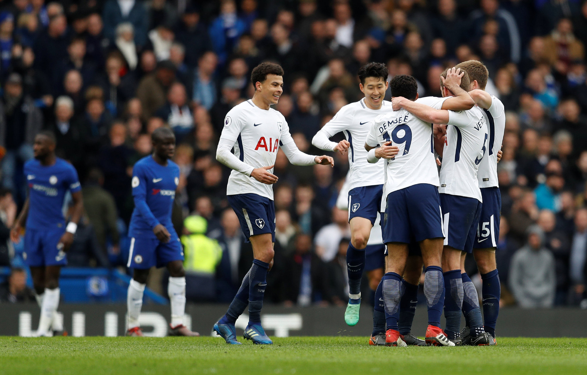 巴萨2-1逆转法兰克福，孔德头球双响，亚马尔、拉什福德送助攻（巴萨2-1逆转法兰克福，孔德头槌梅开二度，亚马尔与拉什福德奉献助攻）