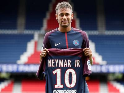 圣保利vs门兴格拉德巴赫：藤田让瑠奇马、梅茨首发，诺伊豪斯、尼科-埃尔维迪出战（圣保利迎战门兴格拉德巴赫：藤田让瑠奇马、梅茨先发，诺伊豪斯与尼科-埃尔维迪登场）