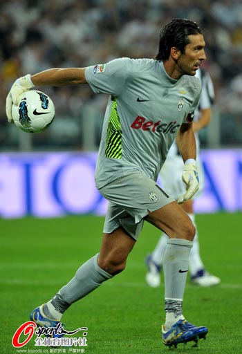 时代的眼泪：还记得阿森纳旧将阿尔芒-特拉奥雷吗？（红白往事：你还记得阿森纳旧将阿尔芒-特拉奥雷吗？）