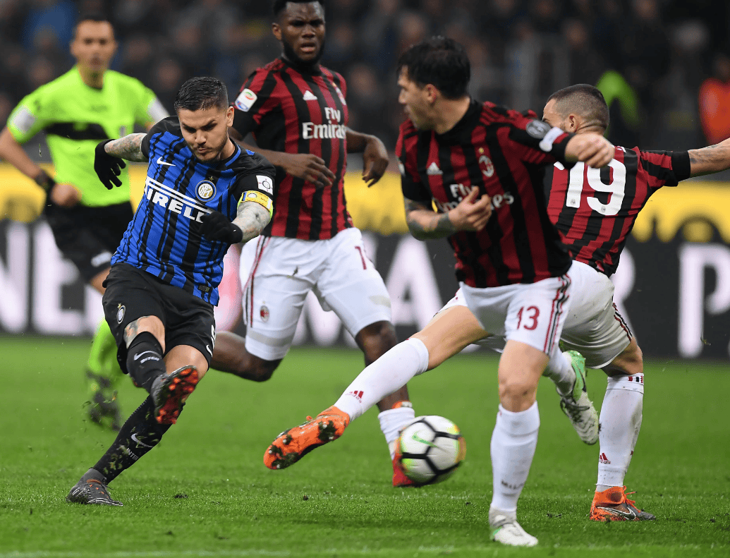 媒体人热议中足联颁奖：中超最佳教练怎能参考足协杯成绩？（中足联颁奖引媒体热议：评中超最佳教练缘何参考足协杯战绩？）