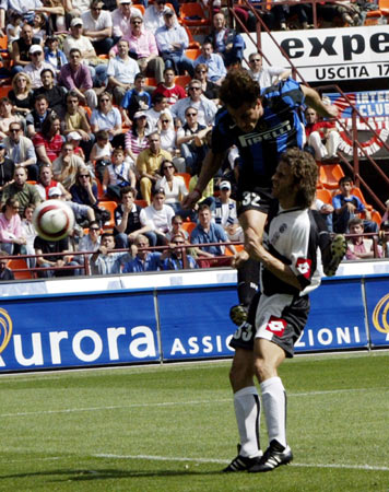 1.05亿还卖亏了？ 阿森纳第一后腰撑起夺冠希望，他该是英格兰队长（1.05亿也算亏？阿森纳王牌后腰扛起争冠大旗，他配得上英格兰队长袖标）