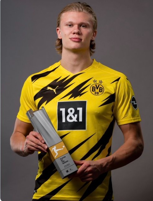 都体：尤文重新考虑引进扎卡；弗拉霍维奇有望出战佛罗伦萨（都灵体育报：尤文再评估引进扎卡，弗拉霍维奇有望出战佛罗伦萨）