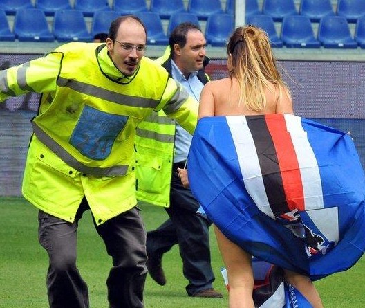 TA：FIFA在卖世界杯期间的停车证，价格是每场75至175美元（FIFA开售世界杯停车证：每场75至175美元）