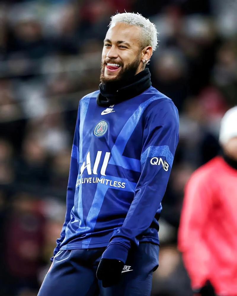 球队攻守转换加速，对手难以适应（攻防转换提速，令对手难以招架）