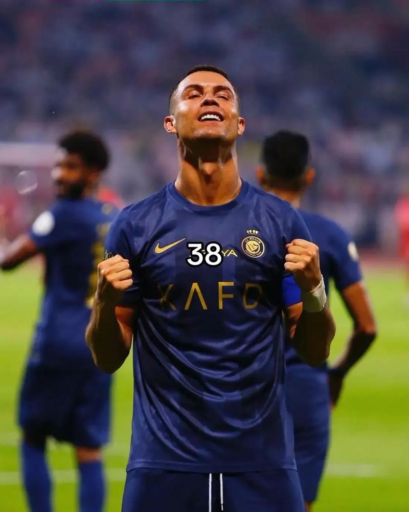 建队基石！武磊、颜骏凌等7人随海港四夺中超冠军（海港四夺中超冠军，武磊、颜骏凌等7将堪称建队基石）