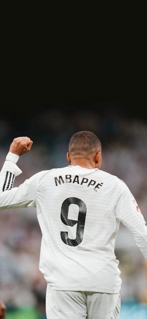 破防了！张本智和比手势，现场球迷给港队加油，日本队压力大（张本智和做手势引爆全场，球迷齐为港队助威，日本队压力陡增）