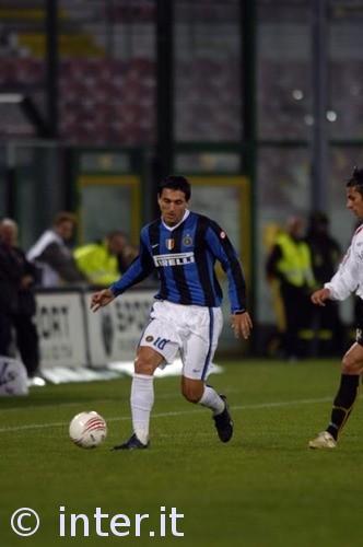 奥格斯堡vs汉堡：凯文-施洛特贝克、法比安-里德首发，法比奥-维埃拉、洛孔加出战