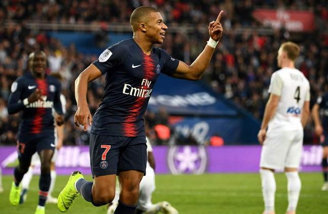 德转列中锋身价榜：哈兰德1.8亿欧居首，姆巴佩第二