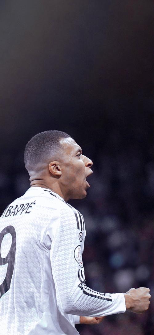 孔帕尼：凯恩和对手的手臂位置几乎一样，这种情况不该判点球（孔帕尼：凯恩与对手手臂位置接近，此类情况不应判点球）